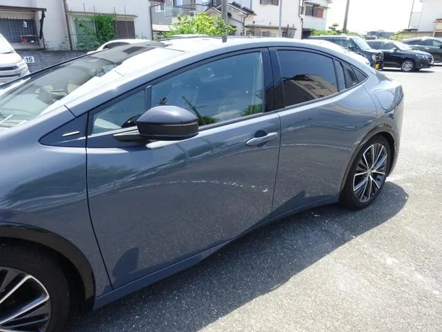 Toyota Prius Z 2023 — миниатюра 3