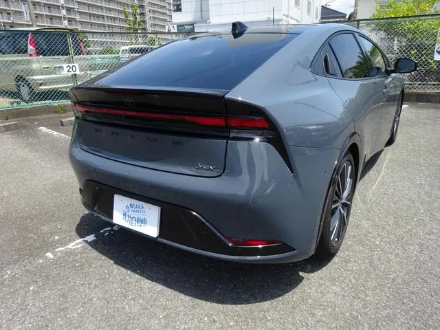 Toyota Prius Z 2023 — миниатюра 5