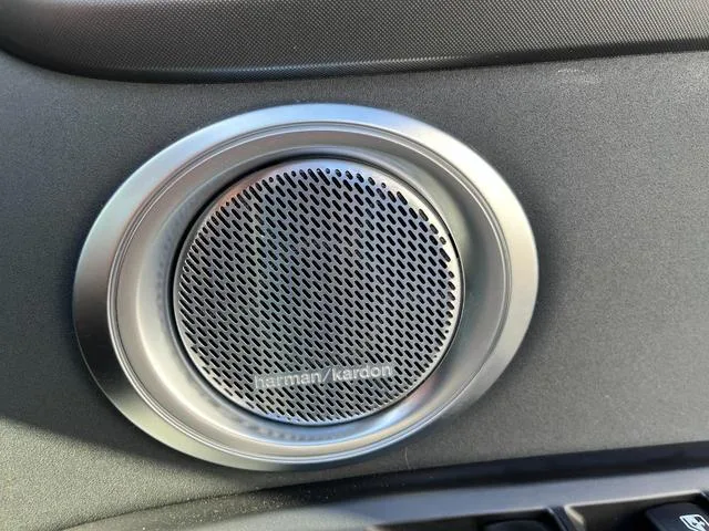 Alfa Romeo Tonale PLUG-IN HYBRID Q4 VELOCE 2024 — миниатюра 4