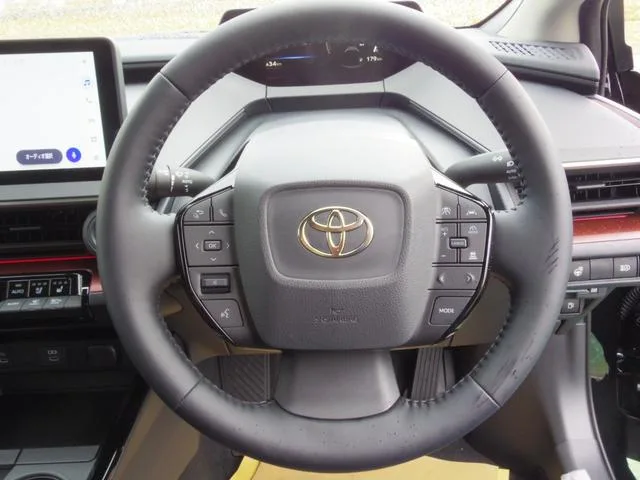 Toyota Prius Z 2023 — миниатюра 3