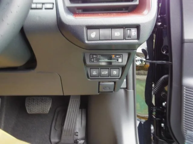 Toyota Prius Z 2023 — миниатюра 5