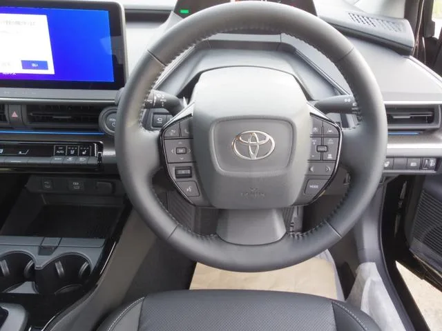 Toyota Prius Z 2023 — миниатюра 3