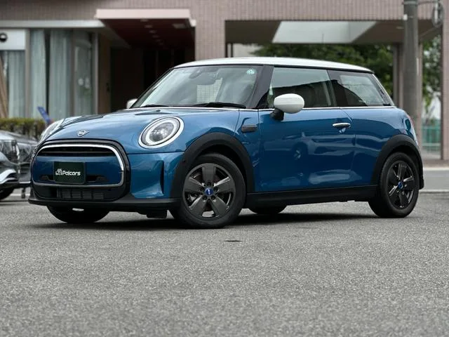 MINI MINI COOPER D CLASSIC TRIM 2023 — миниатюра 2
