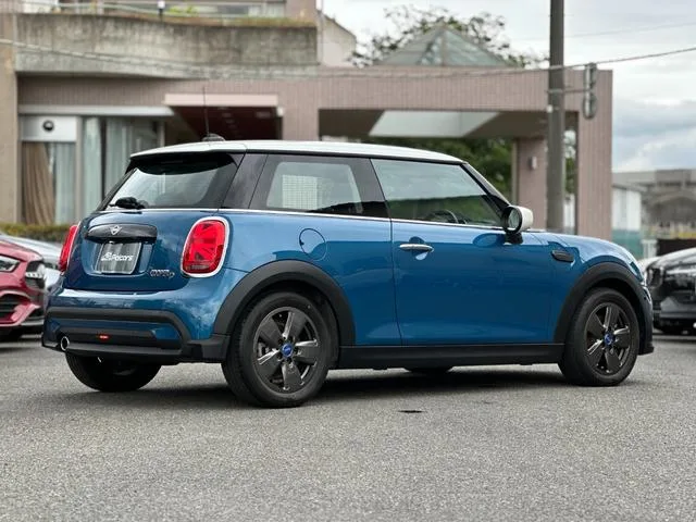MINI MINI COOPER D CLASSIC TRIM 2023 — миниатюра 3