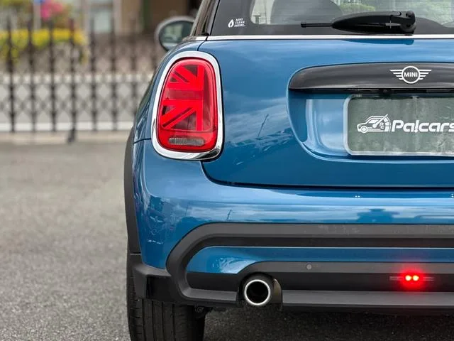 MINI MINI COOPER D CLASSIC TRIM 2023 — миниатюра 5