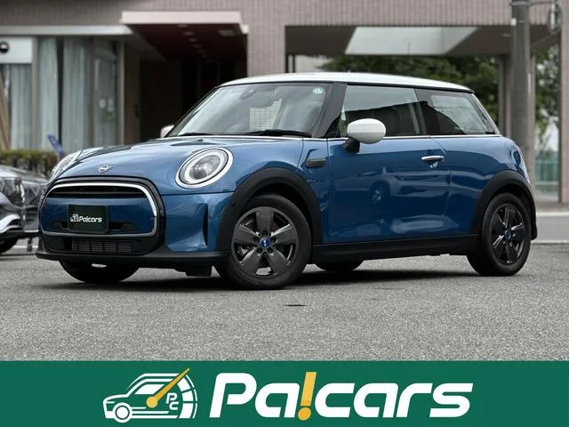 MINI MINI COOPER D CLASSIC TRIM 2023 — фото 1, купить с доставкой в Москву