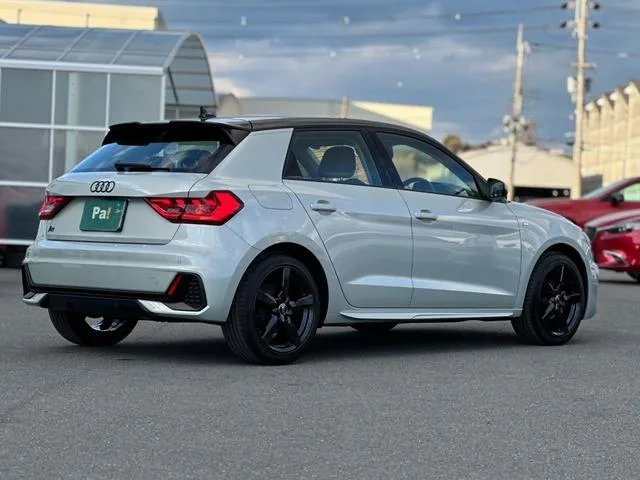 Audi A1 SPORTBACK URBAN CHIC EDITION 2024 — миниатюра 3