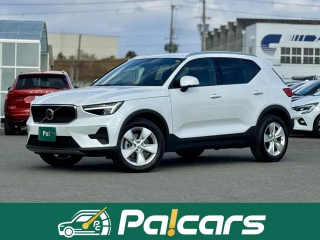 Volvo XC40 PLUS B4 AWD 2024 — фото 1, купить с доставкой в Москву