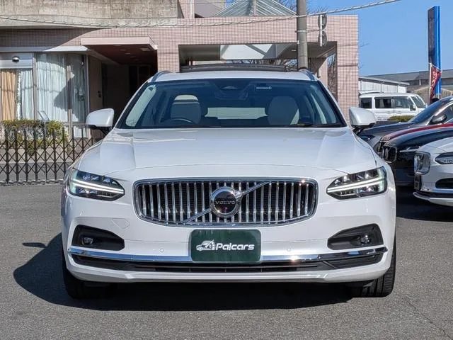 Volvo V90 ULTIMATE B5 2025 — миниатюра 2