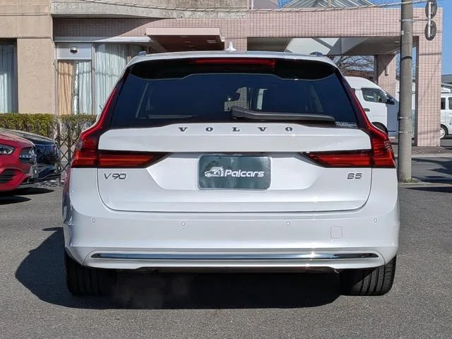 Volvo V90 ULTIMATE B5 2025 — миниатюра 3