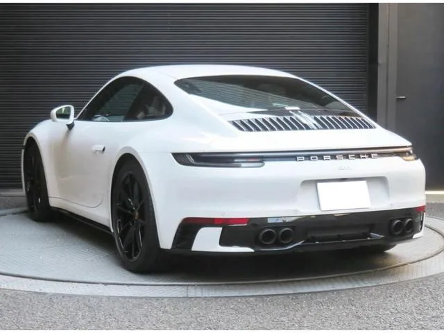 Porsche 911 2024 — миниатюра 2
