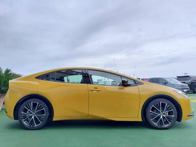 Toyota Prius Z 2024 — миниатюра 4