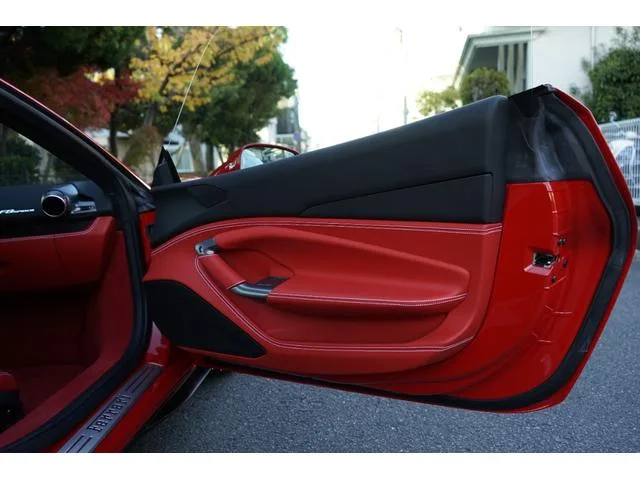 Ferrari F8 Spider BASE GRADE 2022 — миниатюра 2