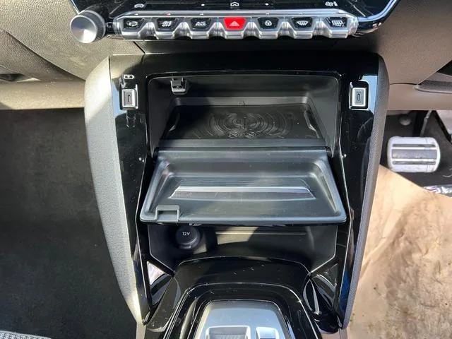 Peugeot 208 GT HYBRID 2026 — миниатюра 3