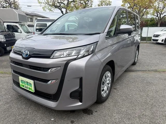 Toyota NOAH HYBRID X 2022 — миниатюра 3
