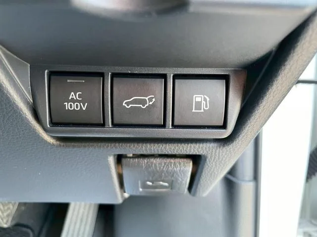 Toyota Prius Z 2023 — миниатюра 4