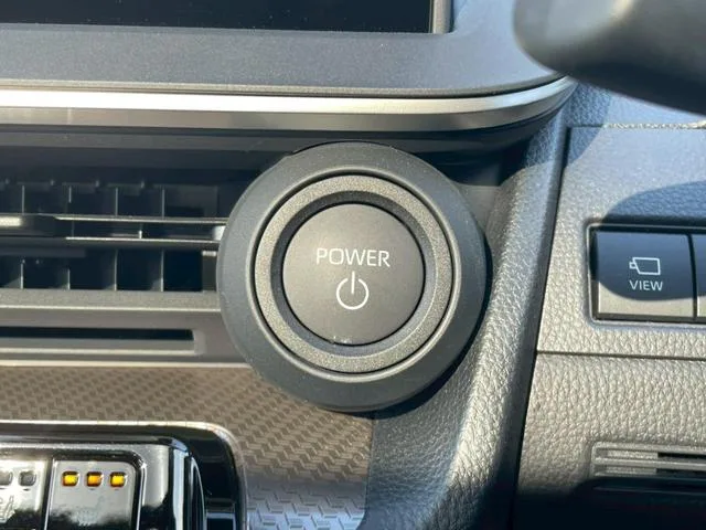 Toyota Prius Z 2023 — миниатюра 5