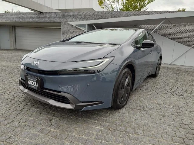 Toyota Prius U 2025 — фото 1, купить с доставкой в Москву