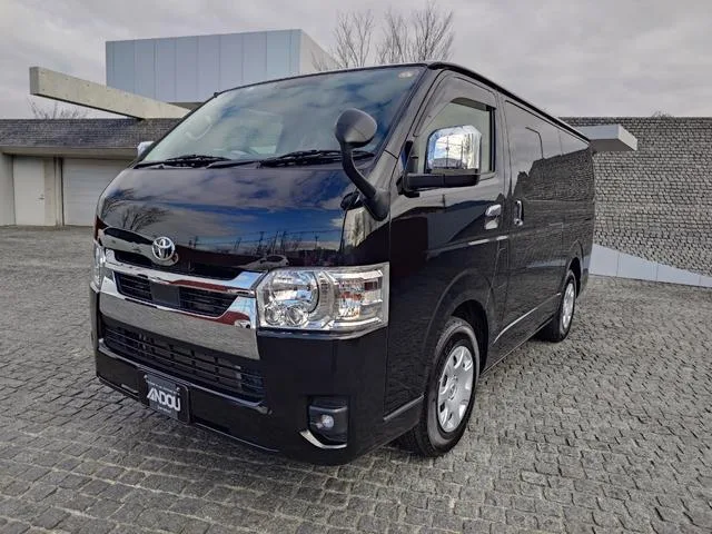 Toyota HIACE VAN LONG SUPER GL 2023 — фото 1, купить с доставкой в Москву