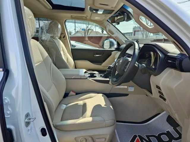 Toyota Land Cruiser ZX 2024 — миниатюра 3