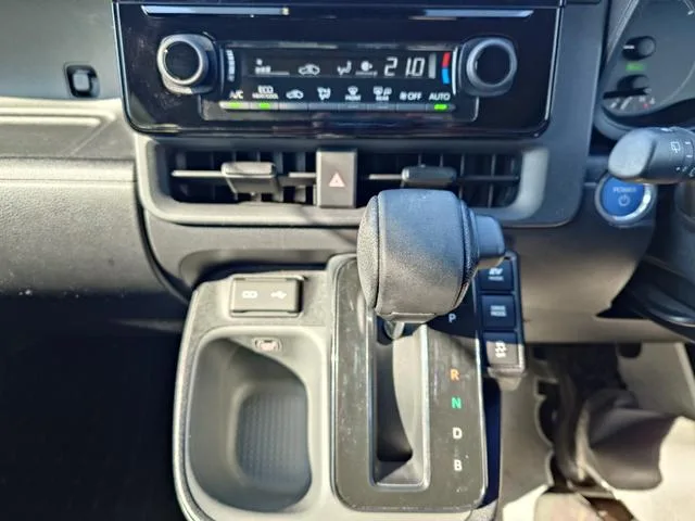 Toyota SIENTA HYBRID Z 2024 — миниатюра 5