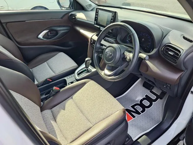 Toyota YARIS CROSS HYBRID Z 2023 — миниатюра 4