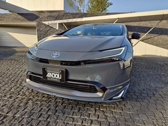 Toyota Prius Z 2024 — миниатюра 2