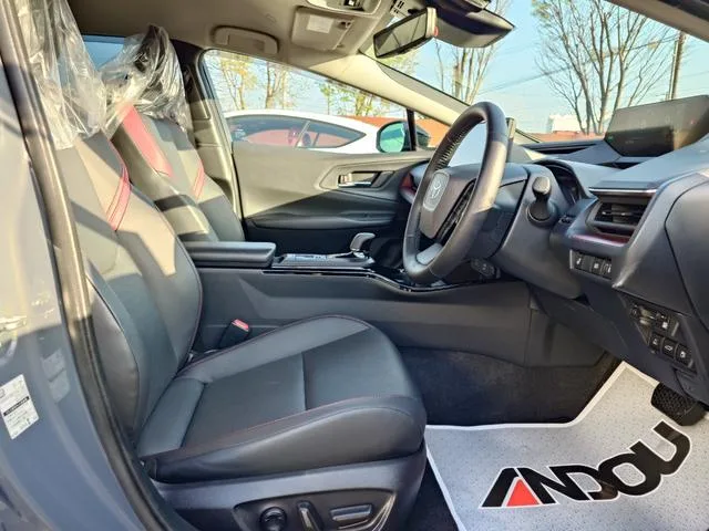 Toyota Prius Z 2024 — миниатюра 3