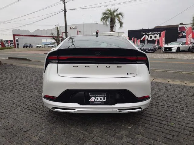 Toyota Prius Z 2023 — миниатюра 3