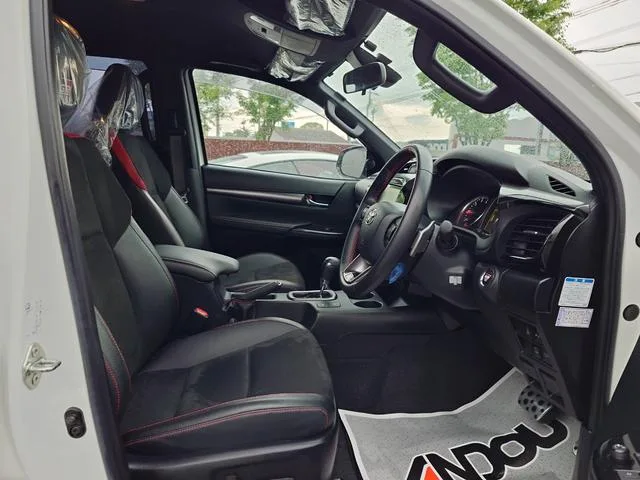 Toyota Hilux Z GR SPORT 2022 — миниатюра 3