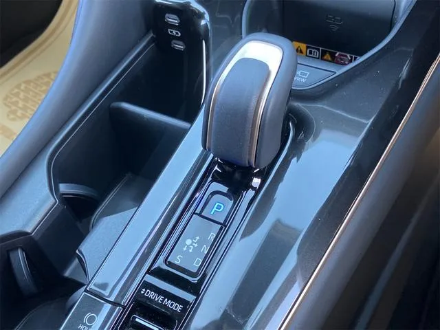 Toyota CROWN ESTATE Z 2025 — миниатюра 2