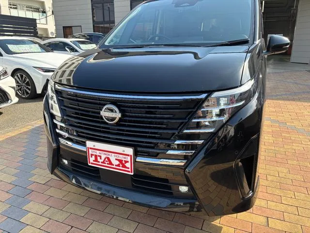 Nissan SERENA E-POWER HIGHWAY STAR V 2024 — миниатюра 3