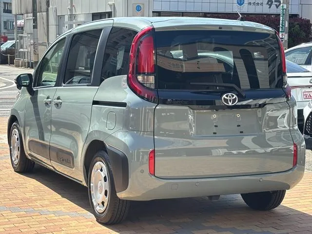 Toyota SIENTA X 2022 — миниатюра 2