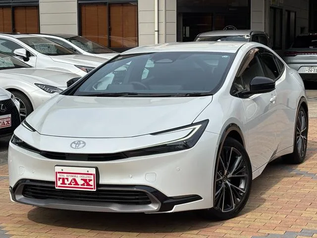 Toyota Prius Z 2024 — фото 1, купить с доставкой в Москву
