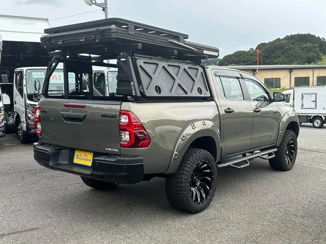 Toyota Hilux Z 2023 — миниатюра 2