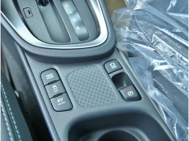 Toyota YARIS CROSS HYBRID Z 2025 — миниатюра 3