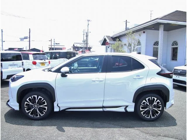 Toyota YARIS CROSS HYBRID Z 2025 — миниатюра 4