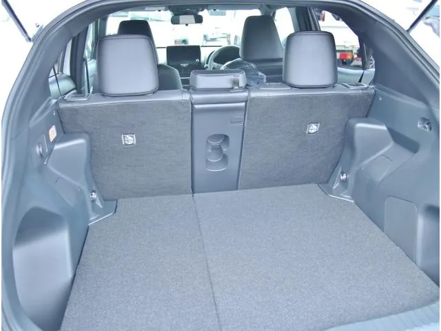 Toyota YARIS CROSS HYBRID Z 2025 — миниатюра 5