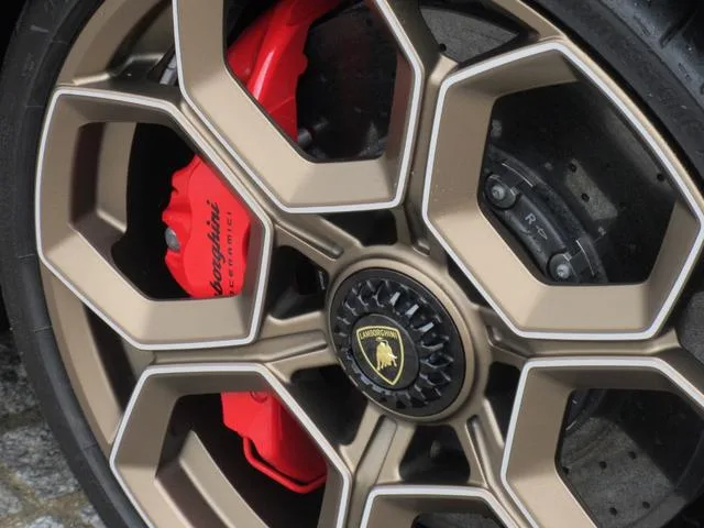 Lamborghini Huracan TECNICA 2023 — миниатюра 4