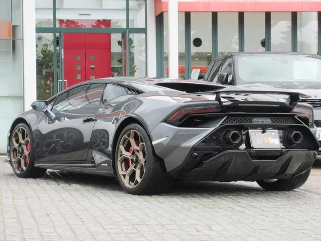 Lamborghini Huracan TECNICA 2023 — миниатюра 5