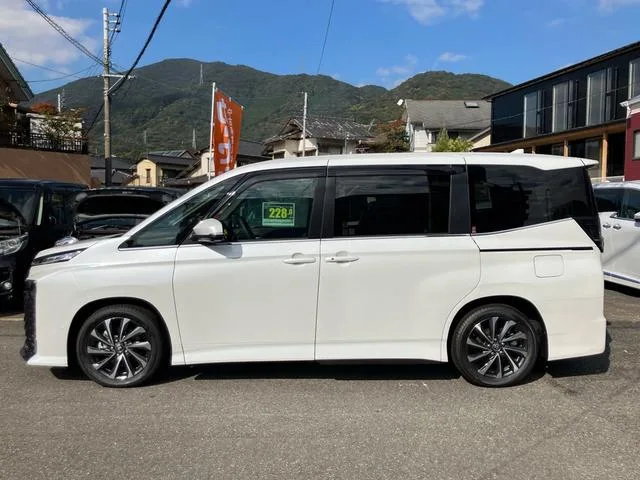 Toyota VOXY HYBRID S-Z 2025 — миниатюра 2