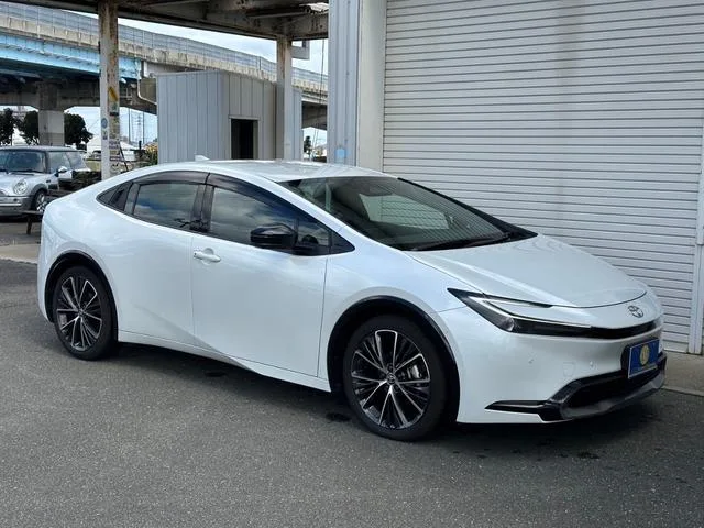Toyota Prius Z 2024 — миниатюра 4