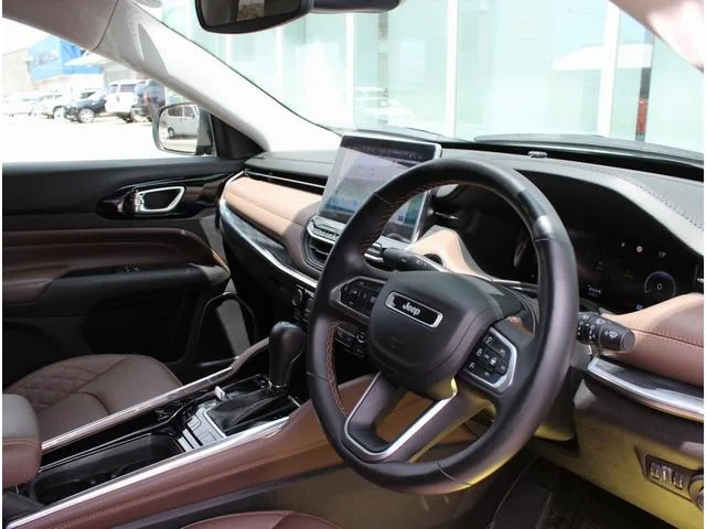 Chrysler Jeep JEEP COMMANDER LIMITED TECHNO GREEN 2025 — миниатюра 3
