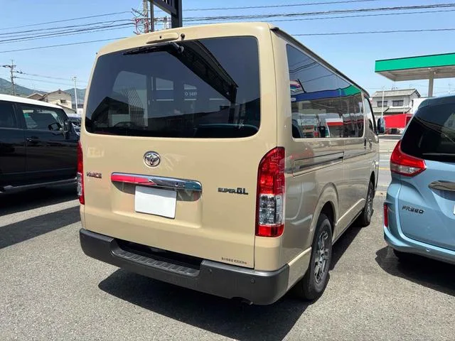 Toyota HIACE VAN LONG SUPER GL 2024 — миниатюра 3