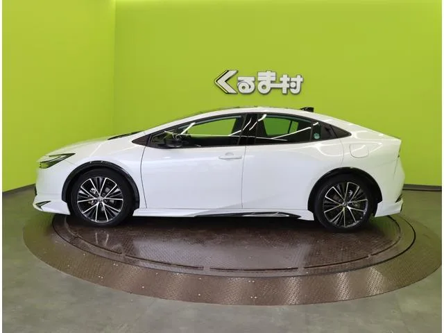 Toyota Prius Z 2023 — миниатюра 4