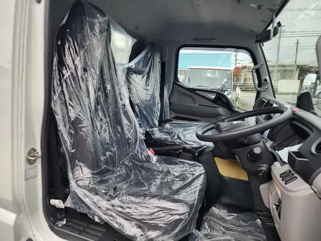 Mitsubishi Fuso CANTER 2023 — миниатюра 3
