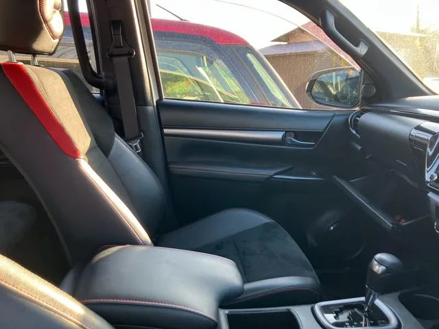 Toyota Hilux Z GR SPORT 2023 — миниатюра 2