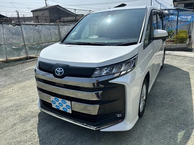 Toyota NOAH HYBRID S-G 2022 — фото 1, купить с доставкой в Москву