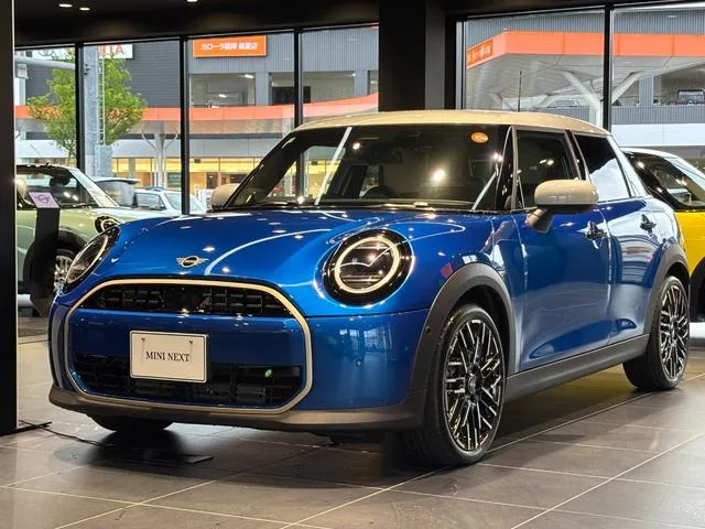 MINI MINI COOPER C FAVOURED TRIM 2024 — фото 1, купить с доставкой в Москву