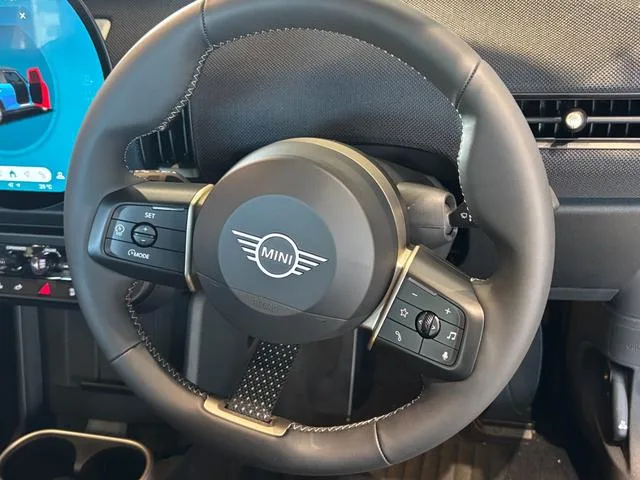 MINI MINI COOPER C CLASSIC TRIM 2024 — миниатюра 3